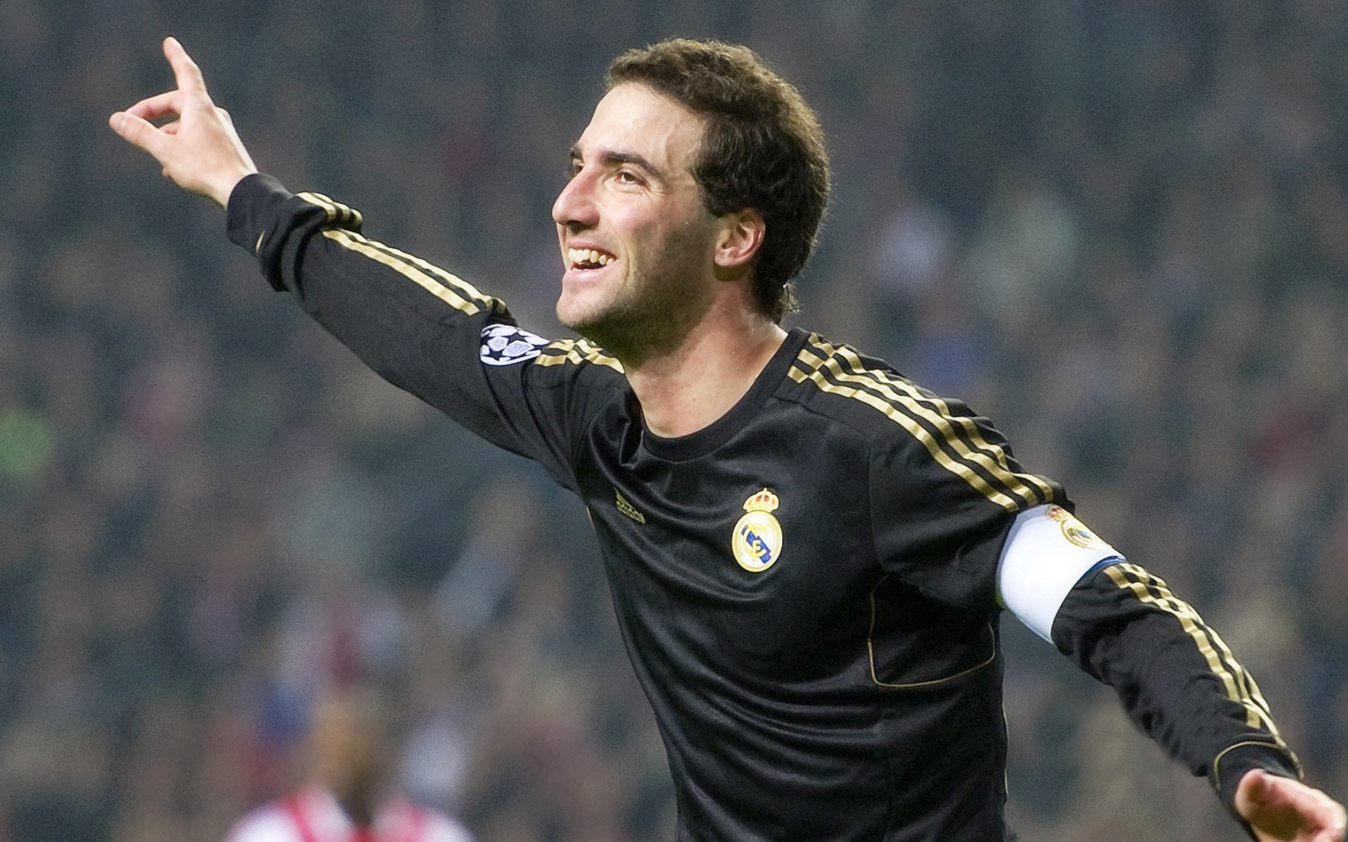 足坛最传奇的10名球员，足坛传奇名将